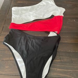 One piece super cute bathing suit